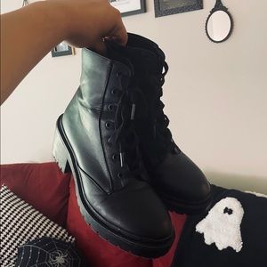 Combat boots